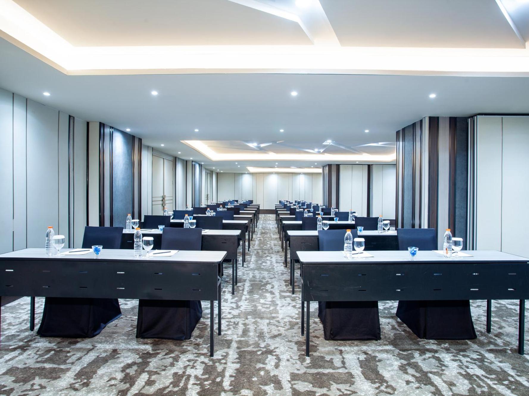Platinum Hotel Tunjungan Surabaya Ngoại thất bức ảnh